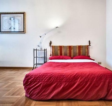 Piazza Duomo Apartment มิลาน ภายนอก รูปภาพ